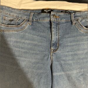 Nine West Jean Shorts Womens Mid Rise Bermuda Gramercy Size 16.